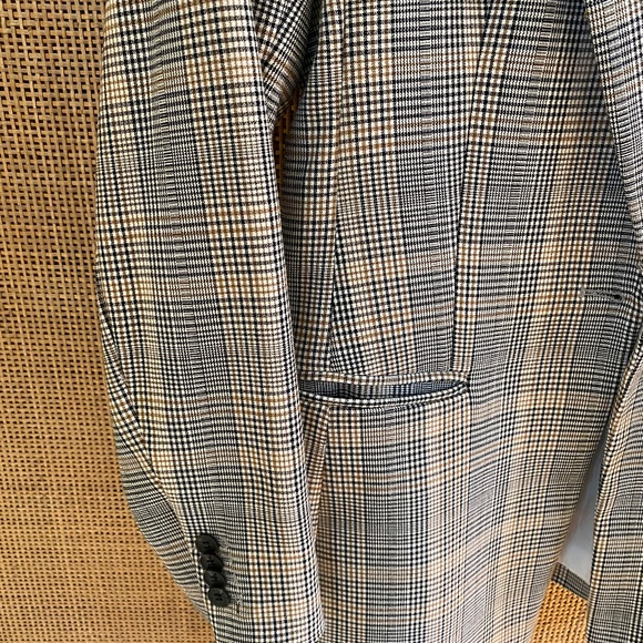 H&M plaid blazer, size 6 - Picture 4 of 6
